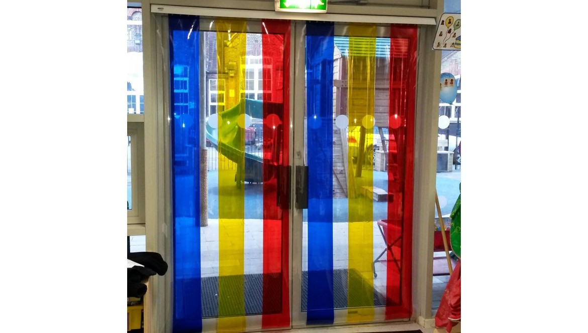 Cortinas de lamas de PVC de colores: el elemento clave en la decoración actual